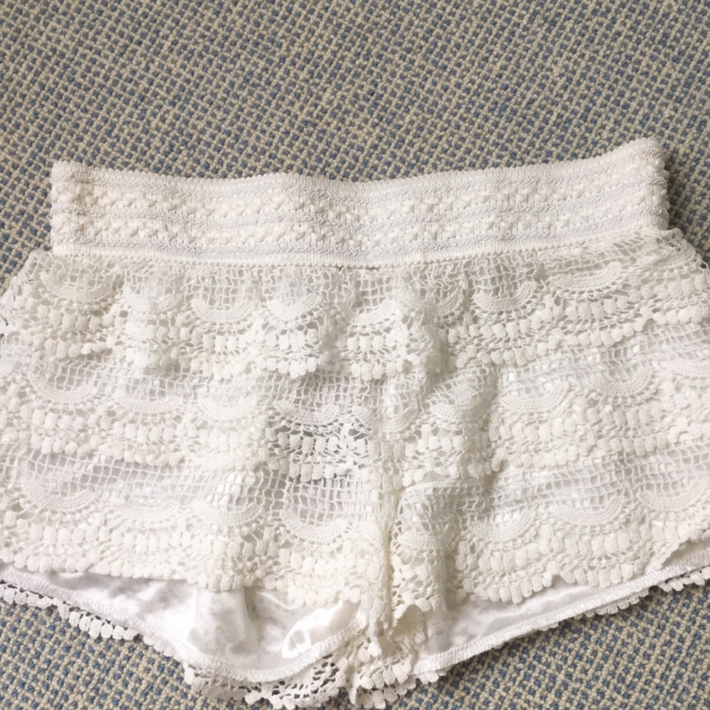 Pitaya white lace shorts!